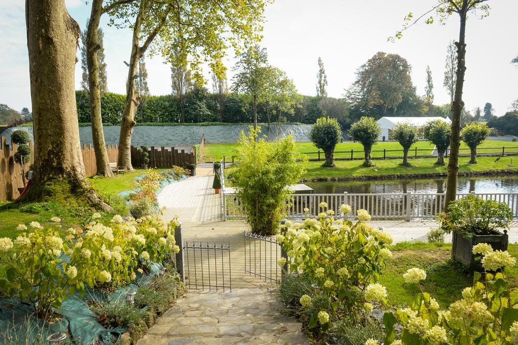 Domaine De La Palombe Guest House Villiers-Fossard Екстериор снимка